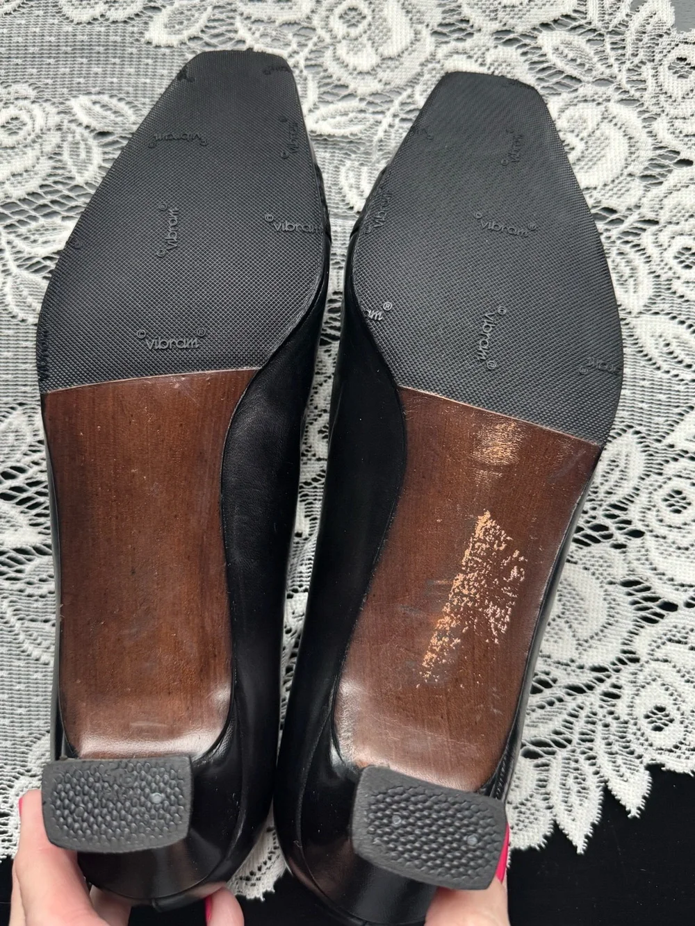 Stuart Weitzman Women's Bow-Accent Soft Patent Leather Slip-on Pumps - Picture 8 of 9
